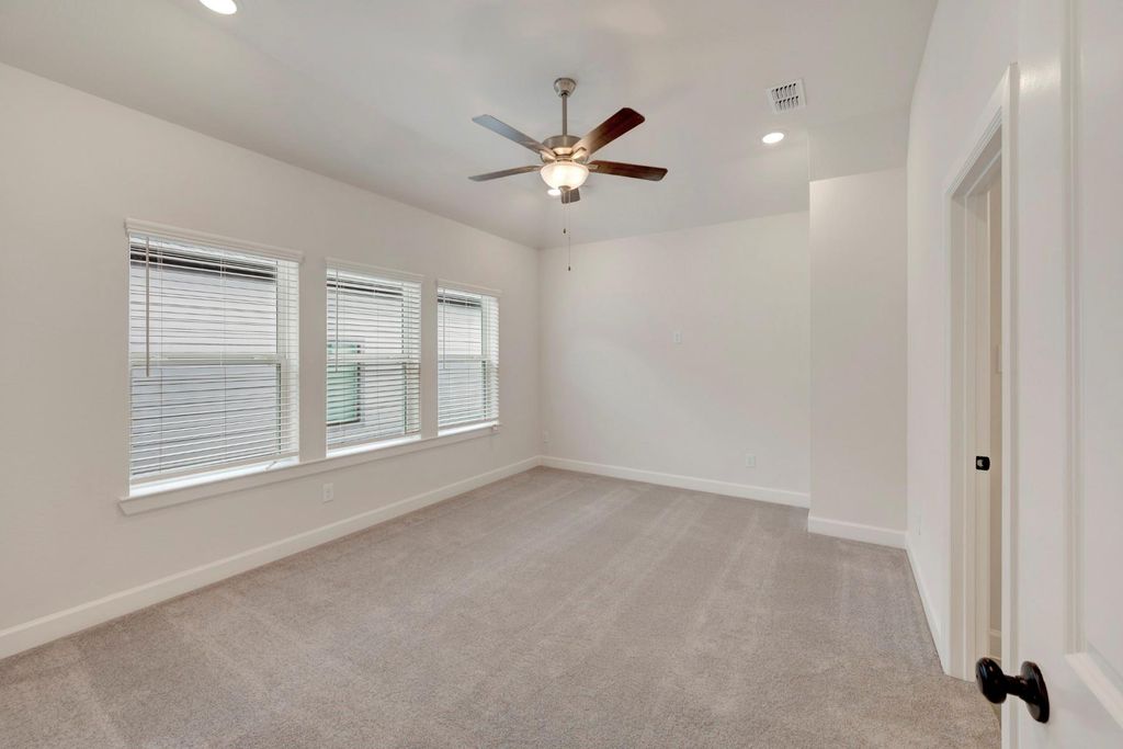 Image 38 of property listing at 3307 Full Bellied Lane, Richmond, TX 77406