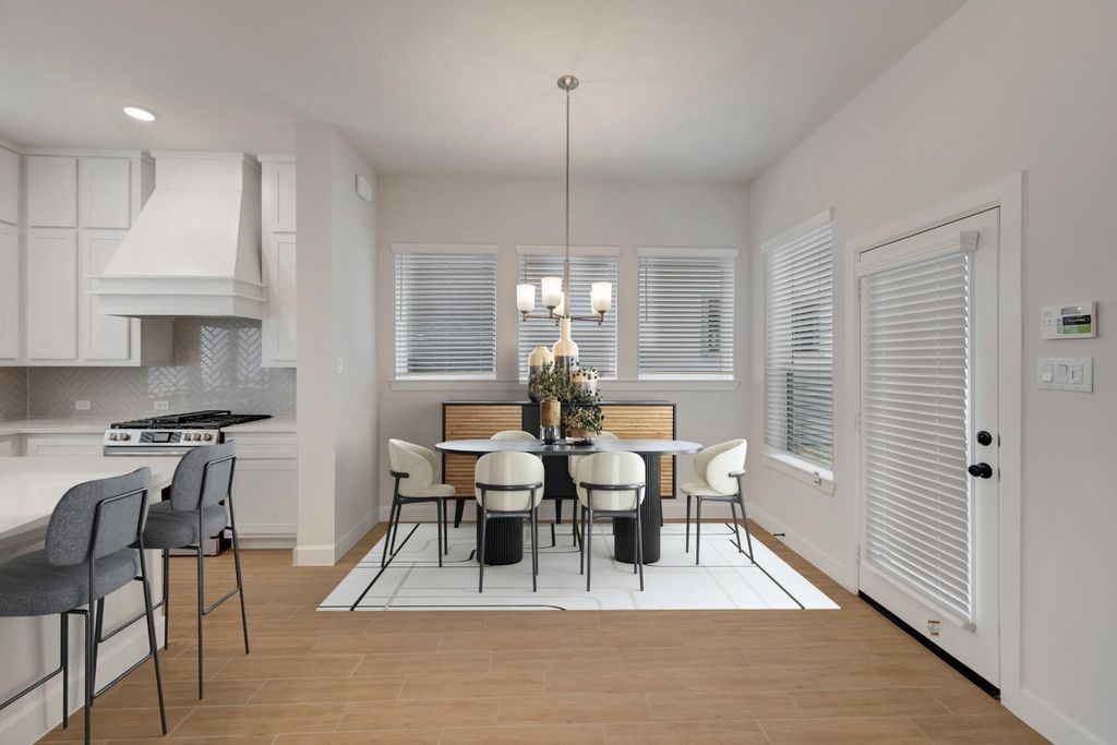 Image 5 of property listing at 3307 Full Bellied Lane, Richmond, TX 77406