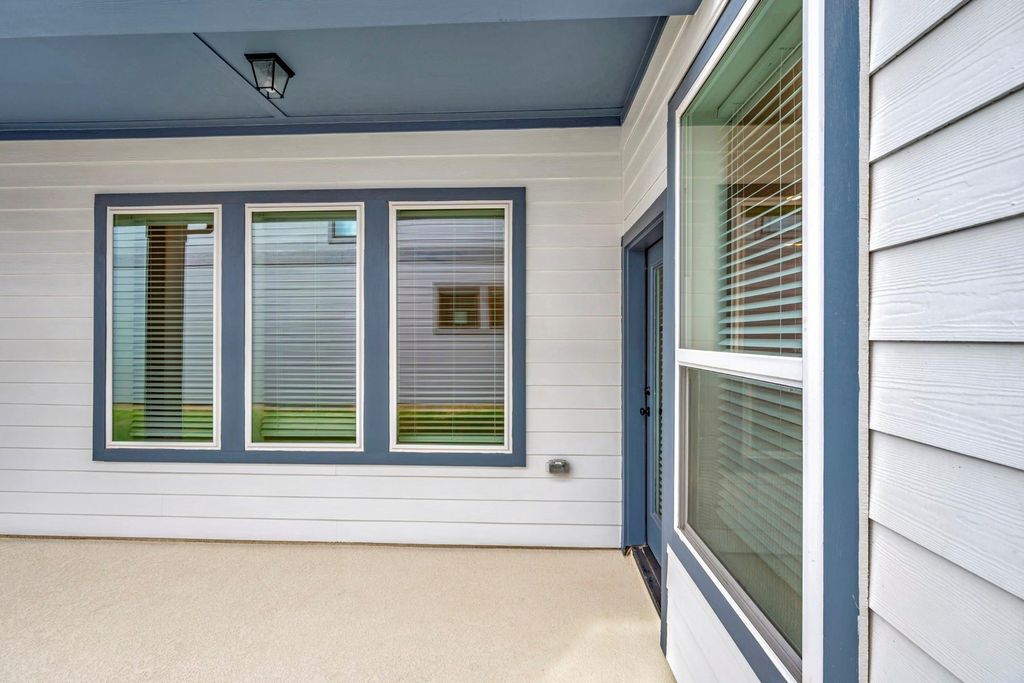 Image 8 of property listing at 3307 Full Bellied Lane, Richmond, TX 77406