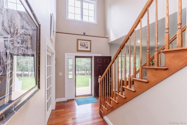 33 Cranberry Lane, Saugerties, NY 12477