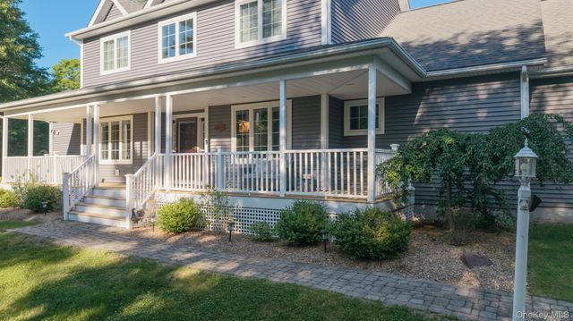 33 Cranberry Lane, Saugerties, NY 12477