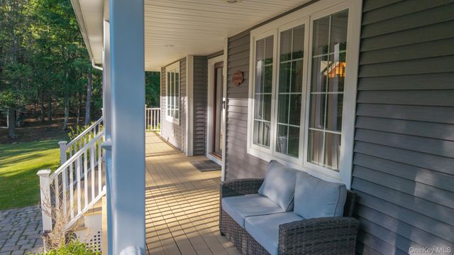 33 Cranberry Lane, Saugerties, NY 12477