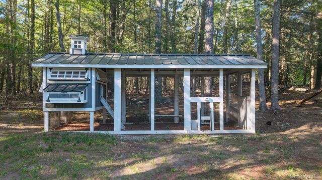33 Cranberry Lane, Saugerties, NY 12477