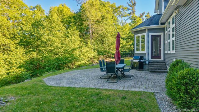 33 Cranberry Lane, Saugerties, NY 12477
