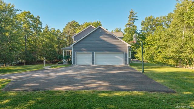 33 Cranberry Lane, Saugerties, NY 12477
