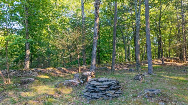33 Cranberry Lane, Saugerties, NY 12477