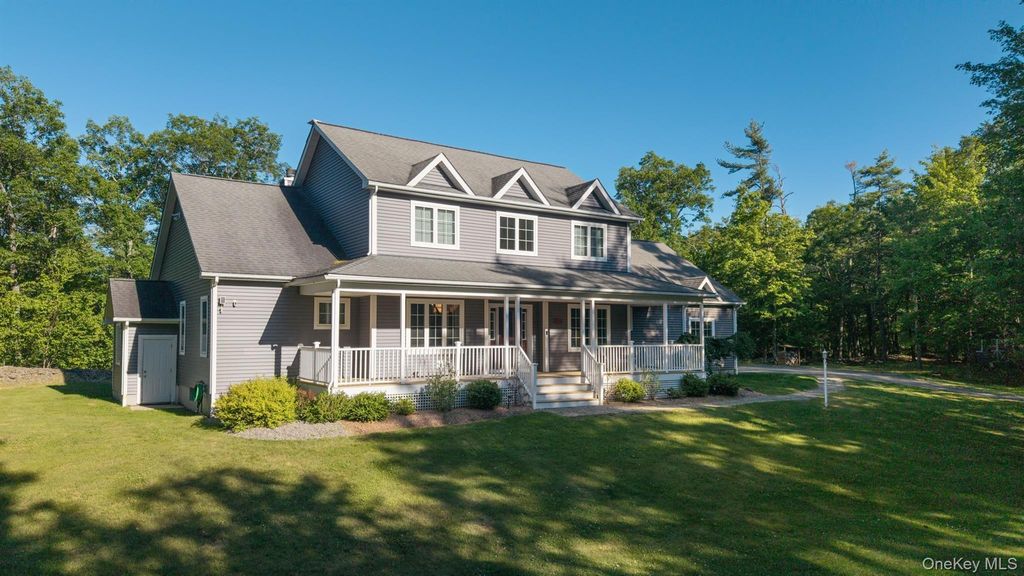 33 Cranberry Lane, Saugerties, NY 12477