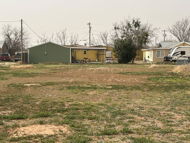 117 W 10th St, Robert Lee, TX 76945