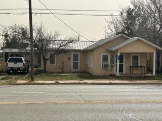 117 W 10th St, Robert Lee, TX 76945