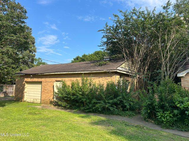 111 W Harding Avenue, Greenwood, MS 38930