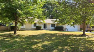 1784 E Lakewood Street, Springfield, MO 65804