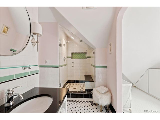 739 Bellaire St, Denver, CO 80220