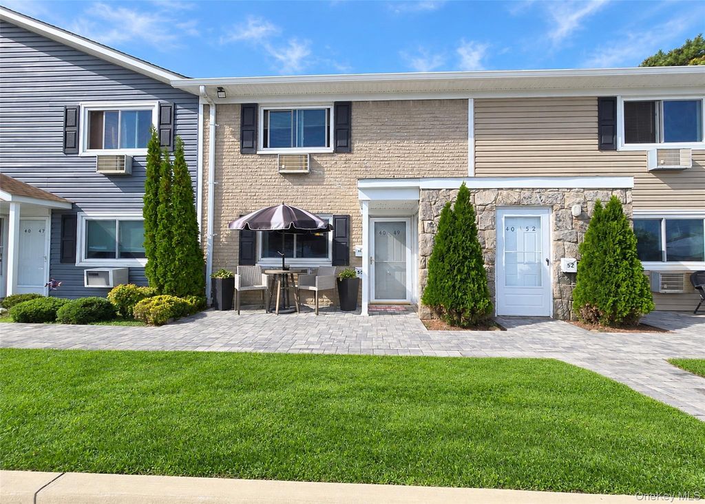 40 W 4th Street 49, Patchogue, NY 11772 — exterior