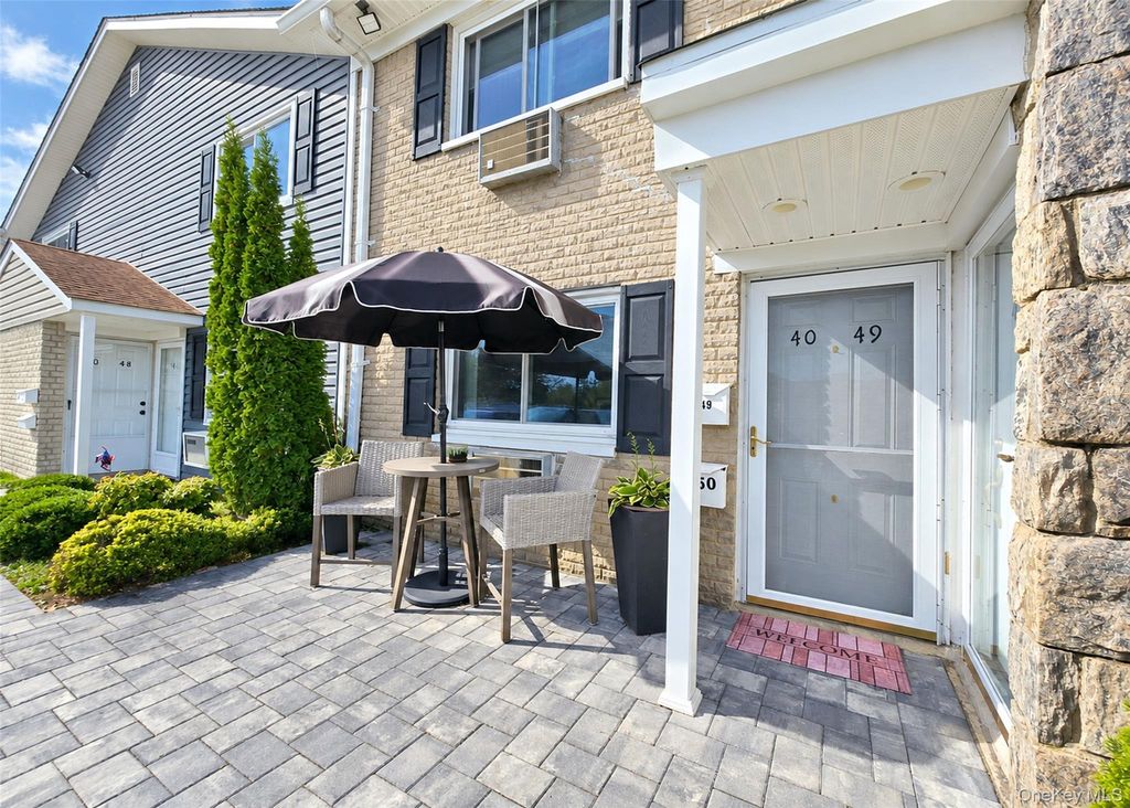 40 W 4th Street 49, Patchogue, NY 11772 — photo 2