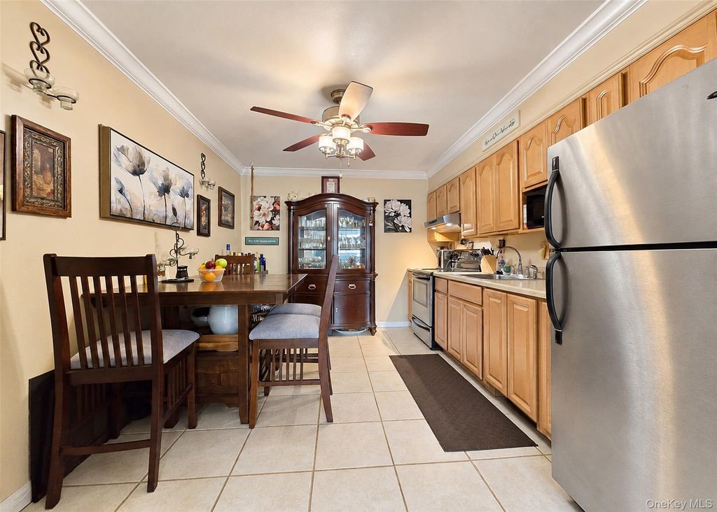 40 W 4th Street 49, Patchogue, NY 11772 — photo 5