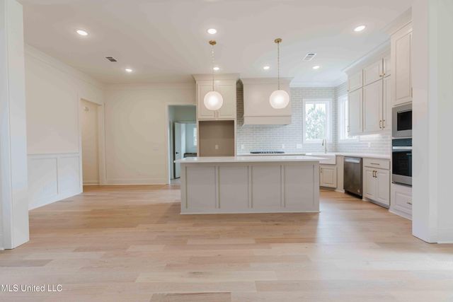 475 Stump Ridge Road, Brandon, MS 39047