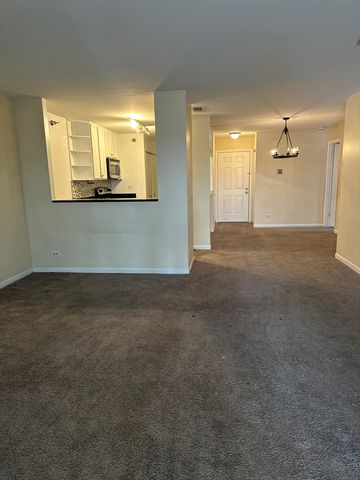 214 Glengarry Drive 201, Bloomingdale, IL 60108