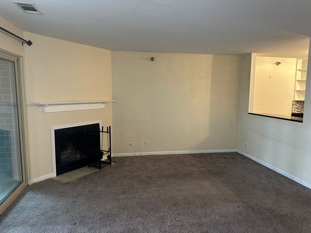 214 Glengarry Drive 201, Bloomingdale, IL 60108