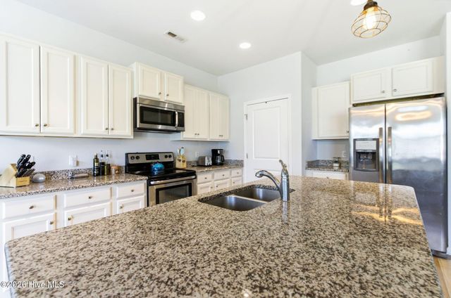 14 Frazer Lane, Hampstead, NC 28443