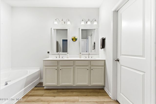 14 Frazer Lane, Hampstead, NC 28443