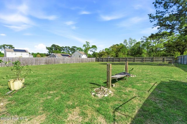14 Frazer Lane, Hampstead, NC 28443