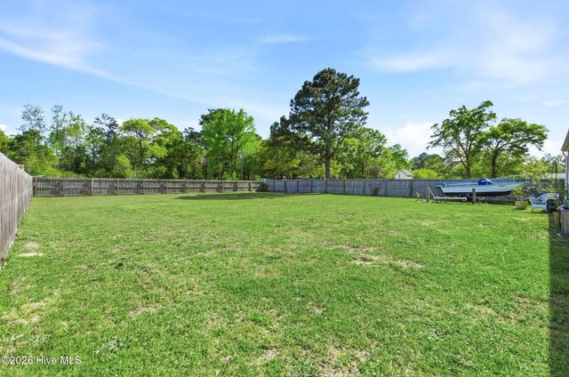 14 Frazer Lane, Hampstead, NC 28443