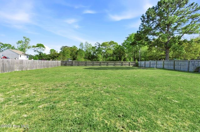 14 Frazer Lane, Hampstead, NC 28443