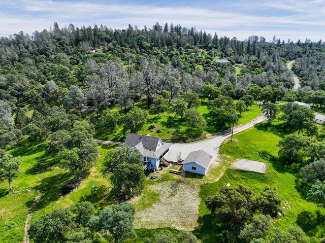 20090 John Born Rd, Penn Valley, CA 95946