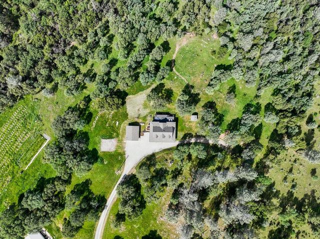 20090 John Born Rd, Penn Valley, CA 95946