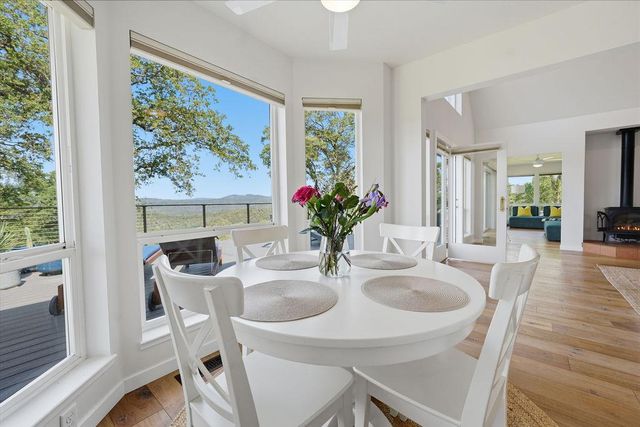 20090 John Born Rd, Penn Valley, CA 95946