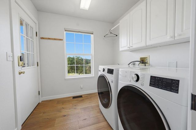 20090 John Born Rd, Penn Valley, CA 95946