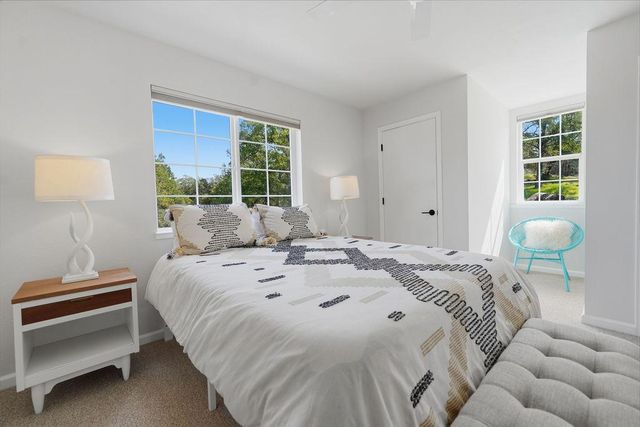 20090 John Born Rd, Penn Valley, CA 95946