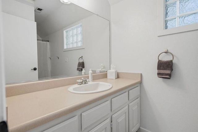 20090 John Born Rd, Penn Valley, CA 95946