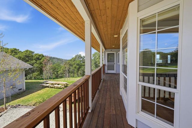 20090 John Born Rd, Penn Valley, CA 95946