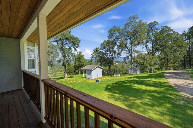 20090 John Born Rd, Penn Valley, CA 95946