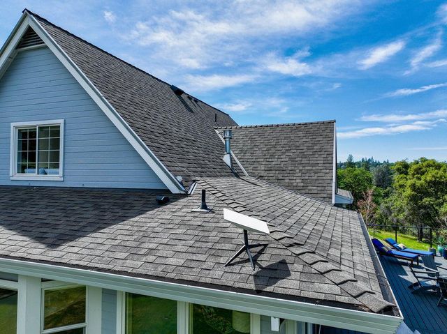 20090 John Born Rd, Penn Valley, CA 95946