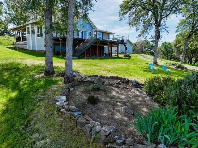 20090 John Born Rd, Penn Valley, CA 95946