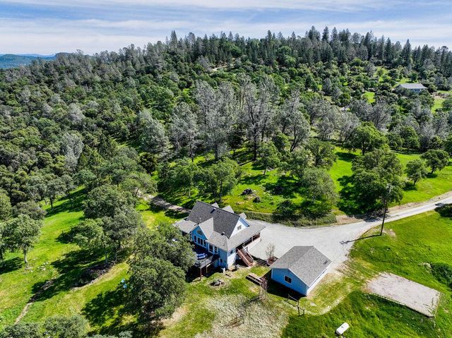 20090 John Born Rd, Penn Valley, CA 95946