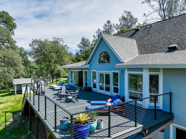 20090 John Born Rd, Penn Valley, CA 95946