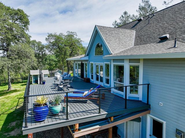 20090 John Born Rd, Penn Valley, CA 95946