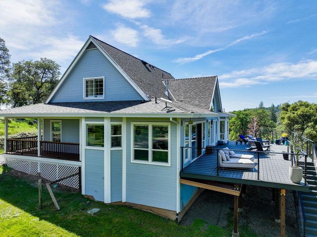 20090 John Born Rd, Penn Valley, CA 95946