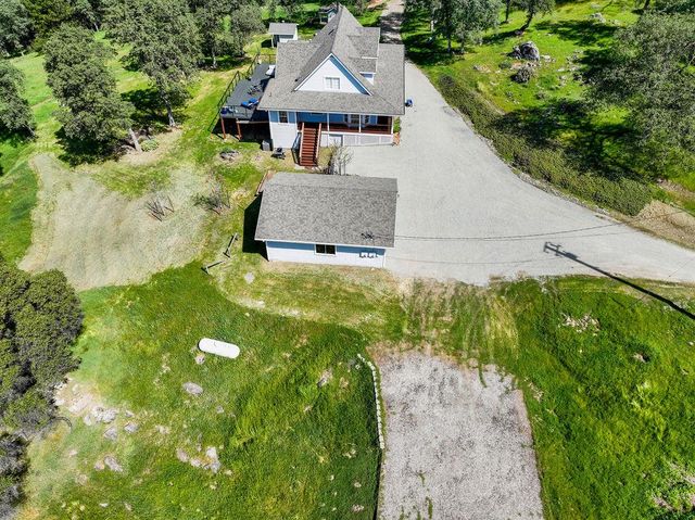 20090 John Born Rd, Penn Valley, CA 95946