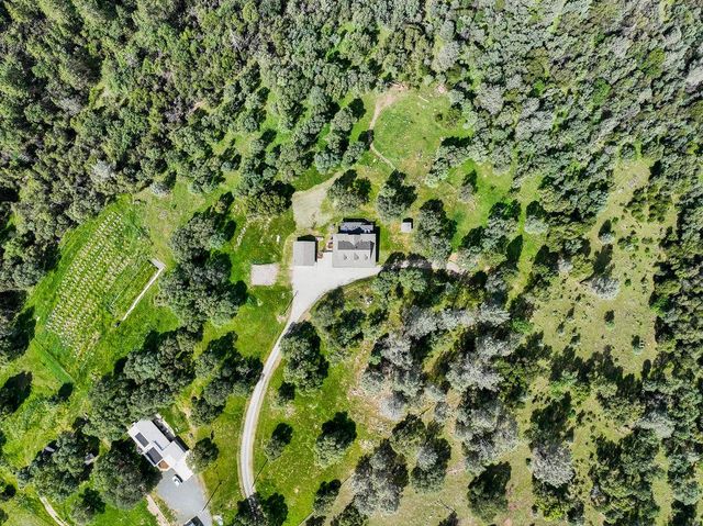 20090 John Born Rd, Penn Valley, CA 95946