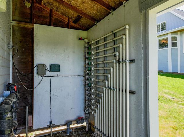 20090 John Born Rd, Penn Valley, CA 95946