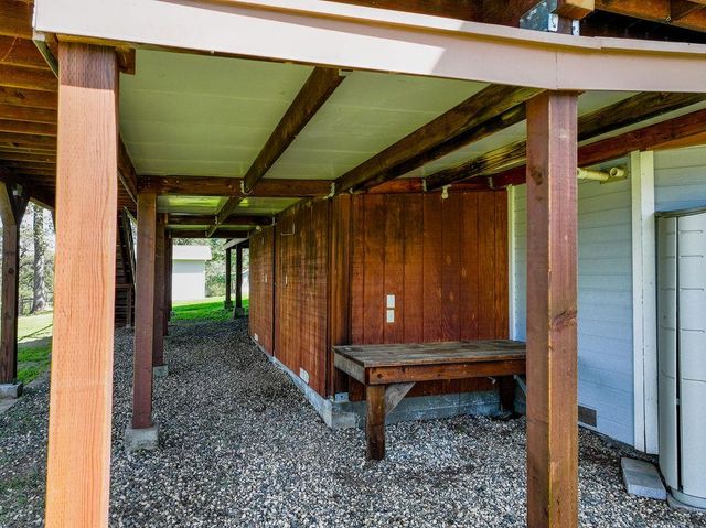 20090 John Born Rd, Penn Valley, CA 95946