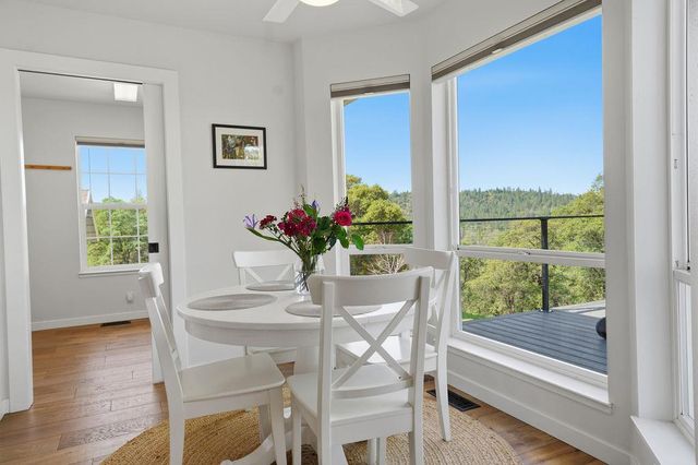 20090 John Born Rd, Penn Valley, CA 95946