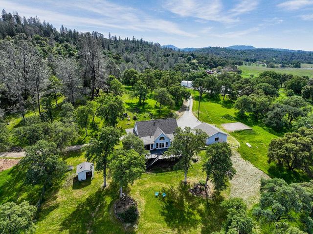 20090 John Born Rd, Penn Valley, CA 95946