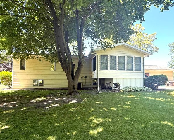 1720 Kaczmarek Drive, Essexville, MI 48732
