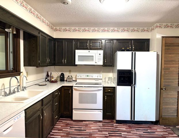 1720 Kaczmarek Drive, Essexville, MI 48732