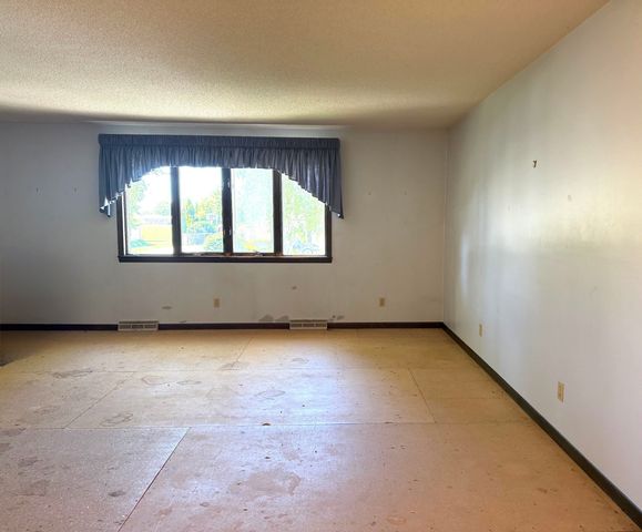 1720 Kaczmarek Drive, Essexville, MI 48732